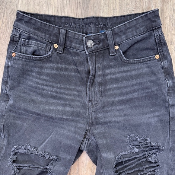 American Eagle Outfitters Black Distressed Strigid Mom Jean - Size 4 Long - Picture 2 of 14